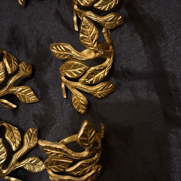 Gold Leaf Napkin Rings - Picture 4 of 8